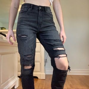 (2 for 30$) American Eagle Black Ripped Mom Jean